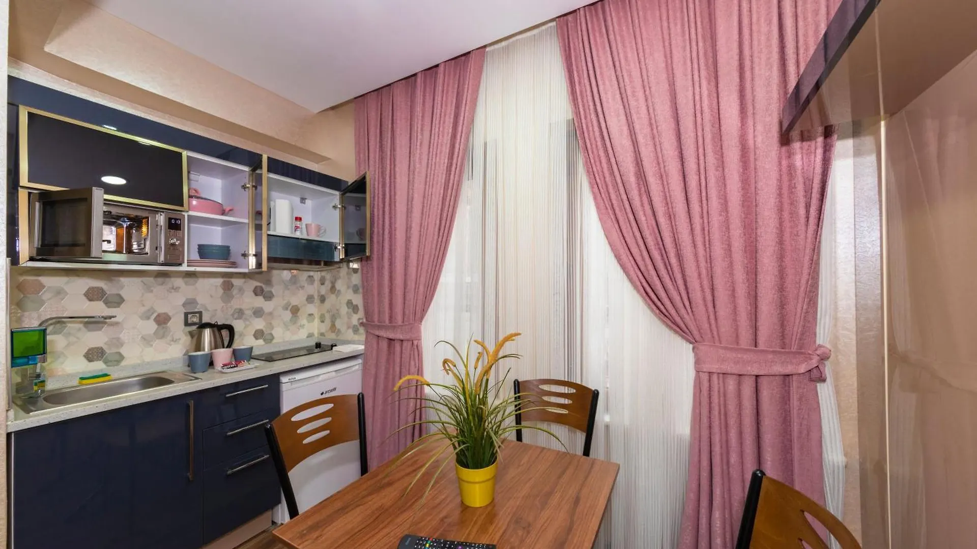 Апарт-отель Апарт отель Butterfly House Стамбул